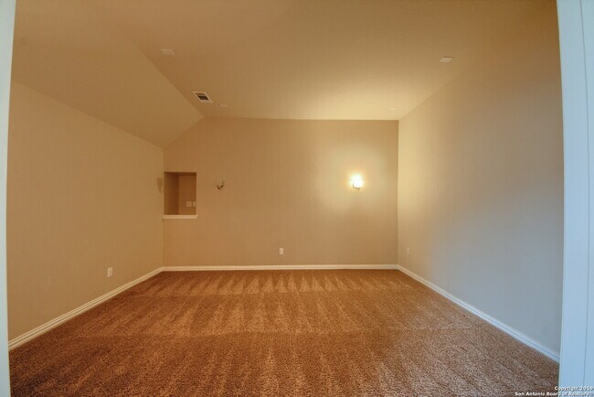 Building Photo - Gorgeous home in the elegant Stillwater Ranch Subdivision is available for immediate move-in.