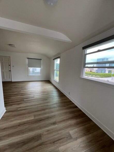Building Photo - 5975 W 86th Pl