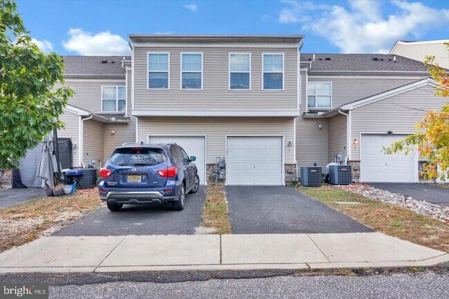 Building Photo - 7 Rowand Way E