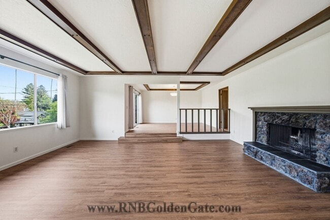 Building Photo - Gorgeous home with spacious yard in Kentfield for rent!