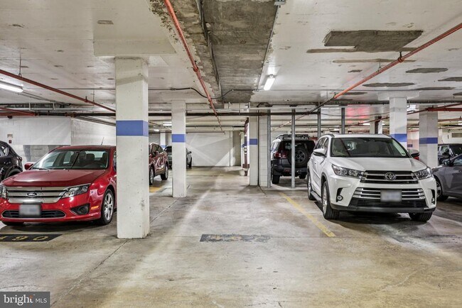 Building Photo - 4500 S Four Mile Run Dr