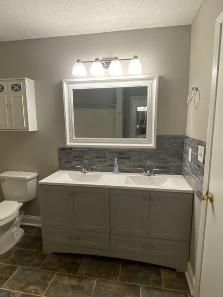 Bathroom - 1425 Mineral Springs Rd