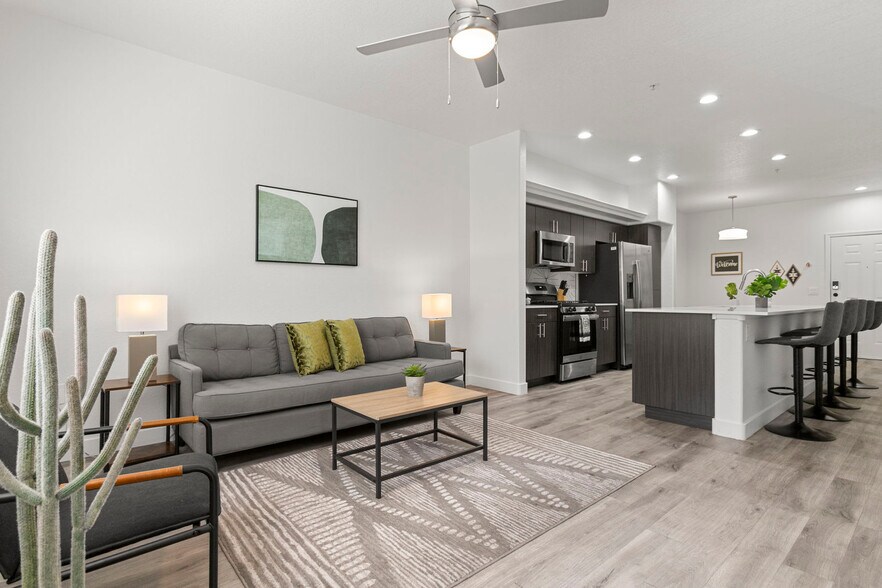 Building Photo - 9450 W Cabela Dr