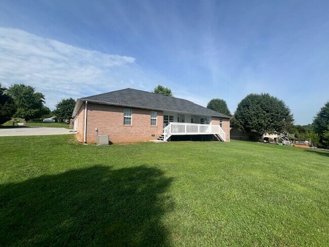 Building Photo - EXCEPTIONAL HOME