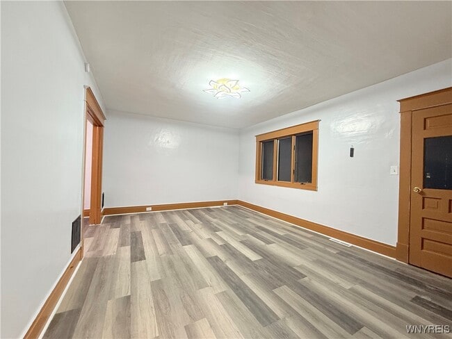 Building Photo - 111 Dempster St