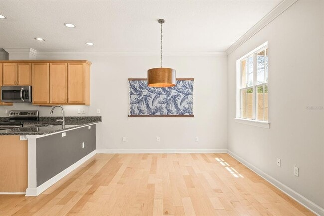 Building Photo - 113 S Melville Ave