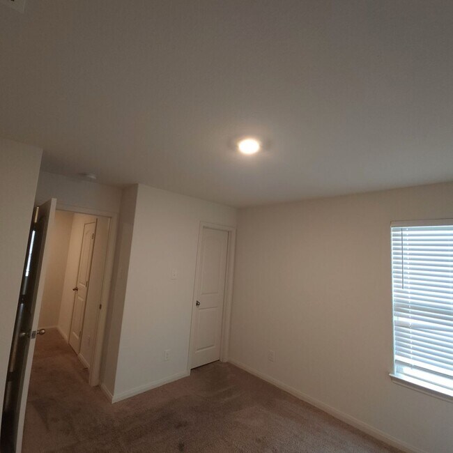 Building Photo - Move-In Special! SAVANNAH PLACE 4 bedroom In Converse, TX