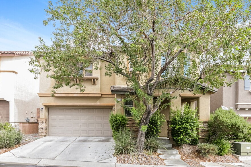 Primary Photo - 10810 W Old Ironsides Ave