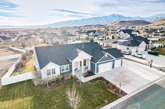 Building Photo - Beautiful 6-Bedroom Home in Eagle Mountain!