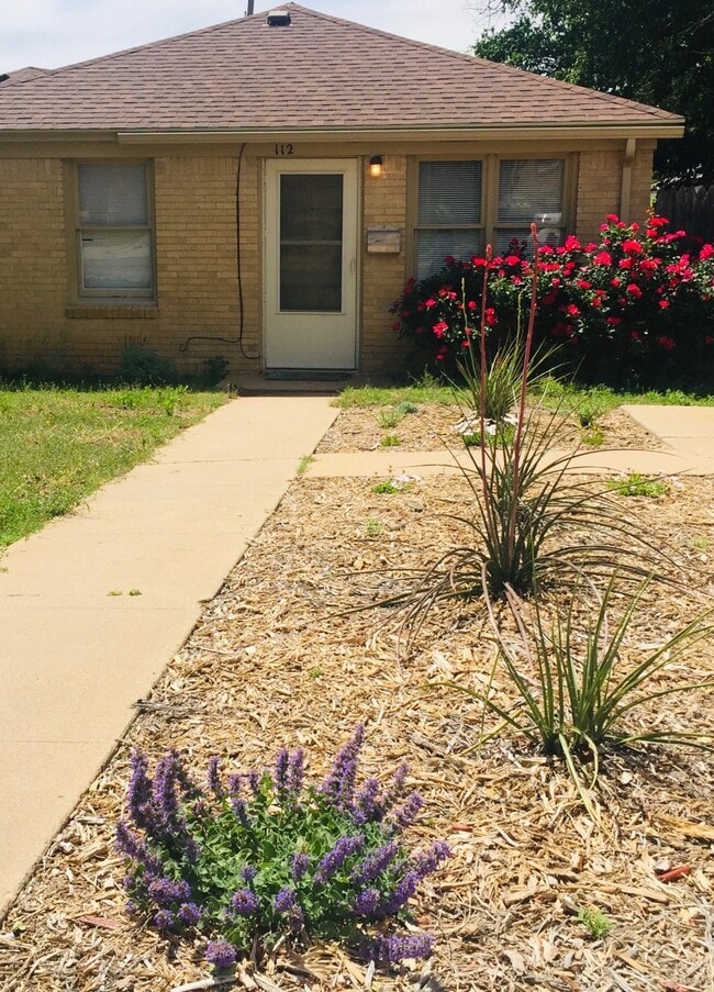 Building Photo - 112 S Palo Duro St