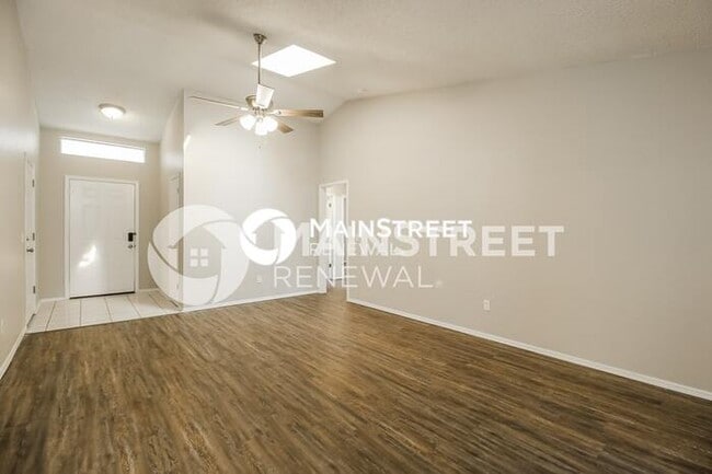 Building Photo - 4 Bedroom Pet-Friendly Home in Edmond, OK with Main Street Renewal