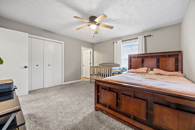 Building Photo - 38 Hallmark Dr