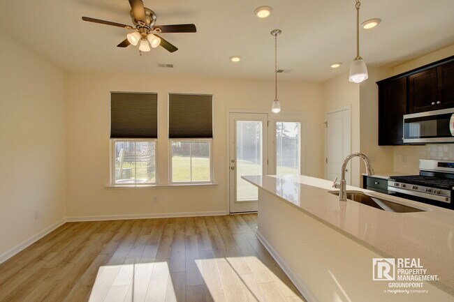 Building Photo - 432 Trotters Ln