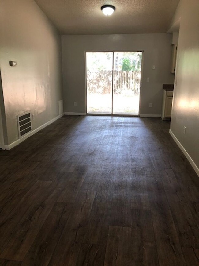Building Photo - 3 Bed 2 Bath Home on Huge Corner Lot | Gar...