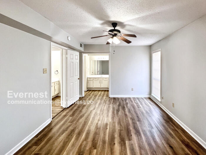 Building Photo - 6630 Hampstead Cove