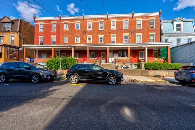 Building Photo - 3422 Ward St