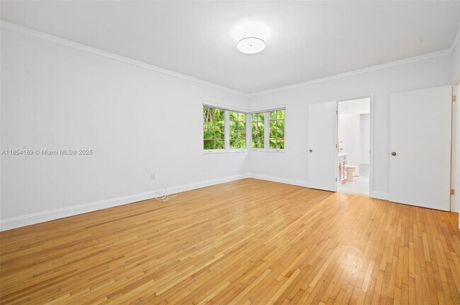 Building Photo - 4114 Santa Maria St