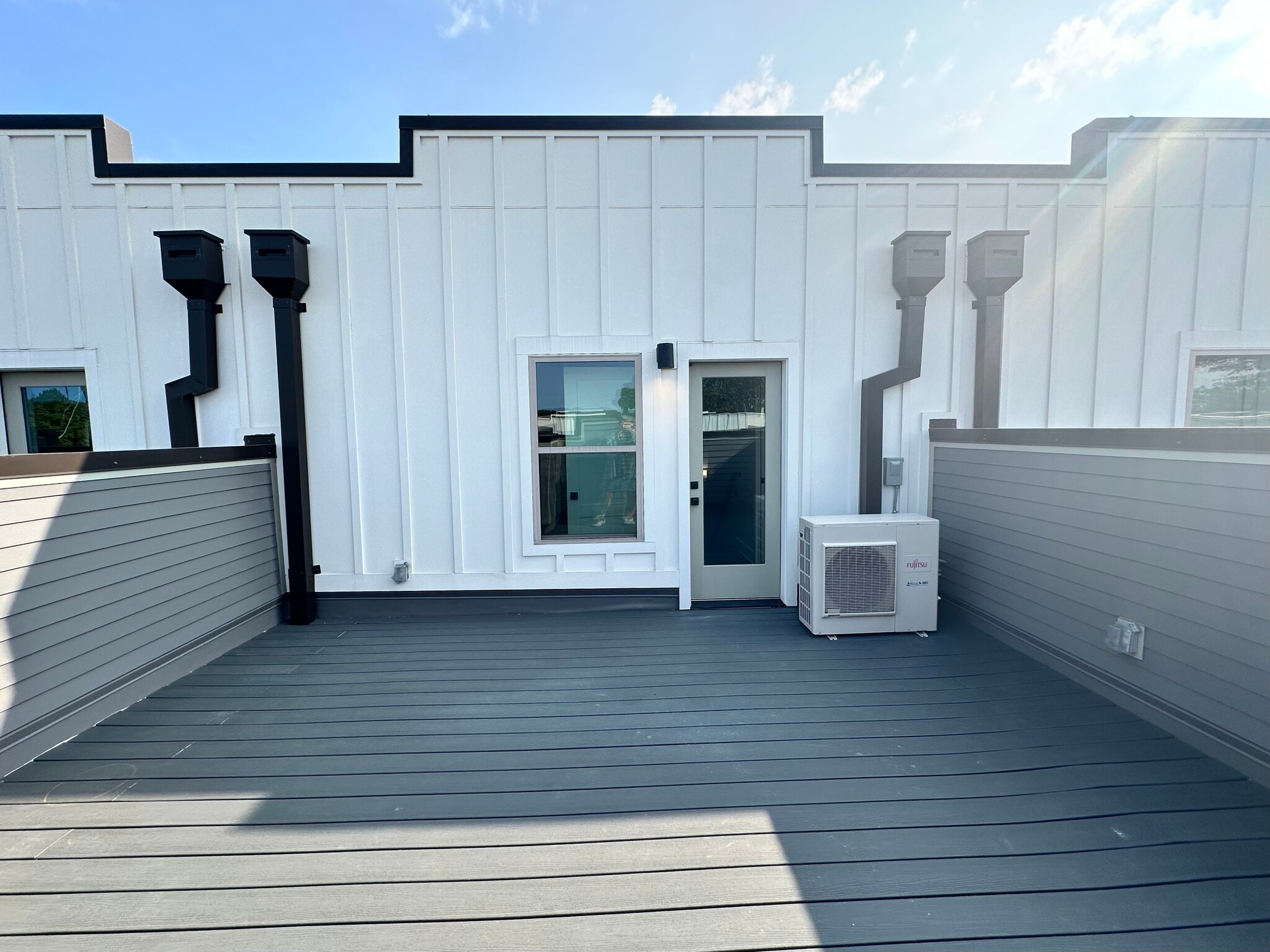 Building Photo - 16 Walnut St NE