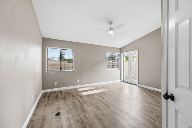 Building Photo - 5531 E Elena Ave