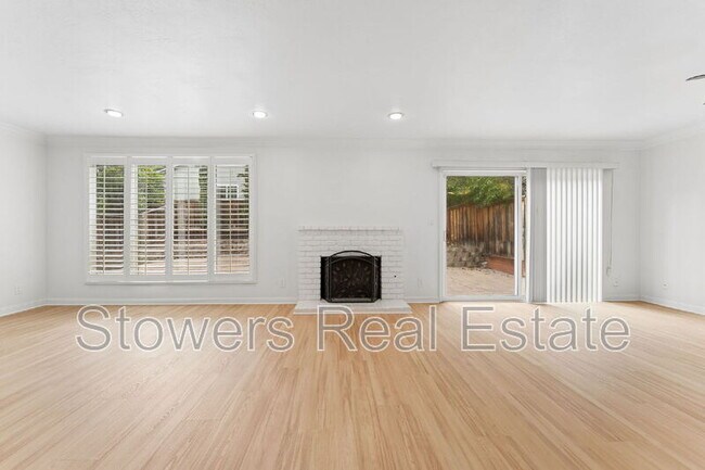 Building Photo - 2406 Talavera Dr