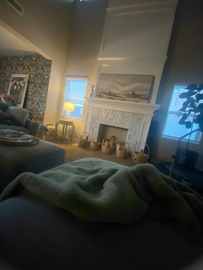 Building Photo - 9095 Blue Saguaro St