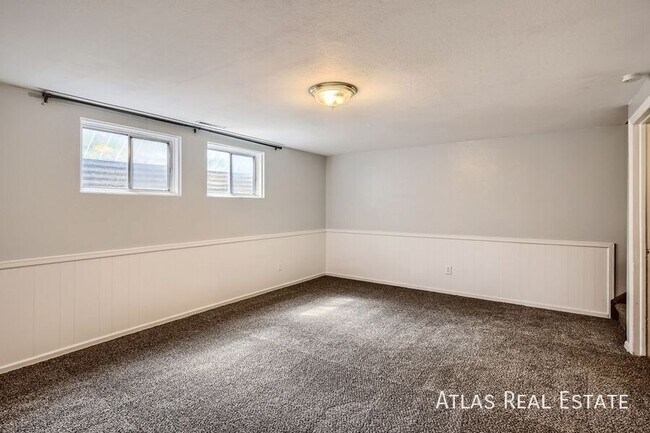 Building Photo - 1413 Tesla Dr