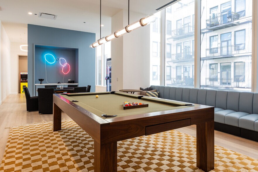 Building Photo - 1000 S Michigan Ave