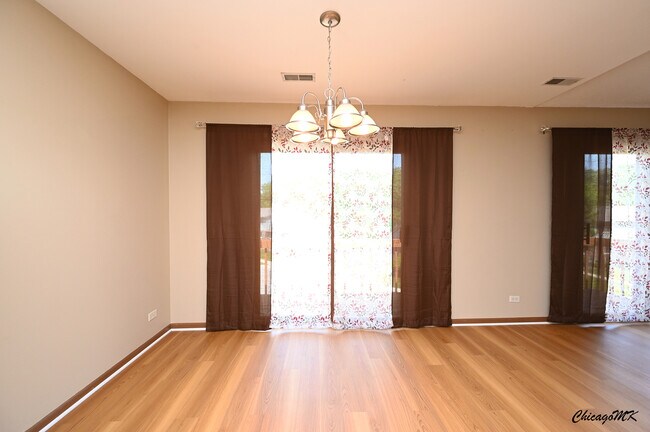 Building Photo - 340 Woodridge Cir