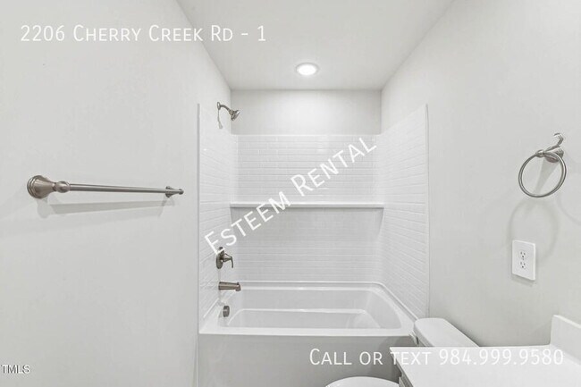 Building Photo - 2206 Cherry Crk Rd