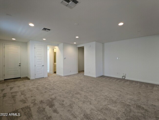 Building Photo - 16846 W Las Palmaritas Dr