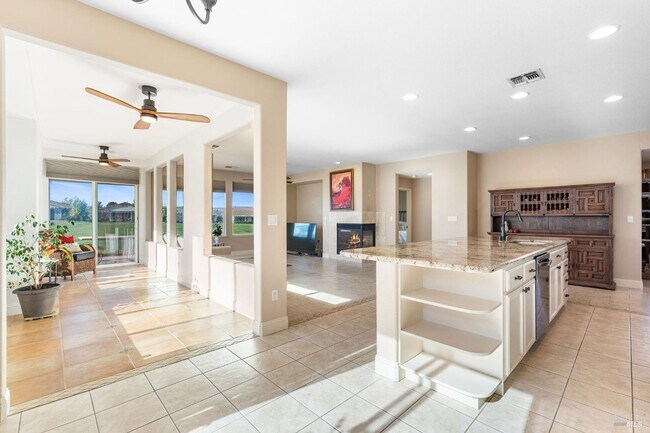 Building Photo - 351 Spyglass Dr