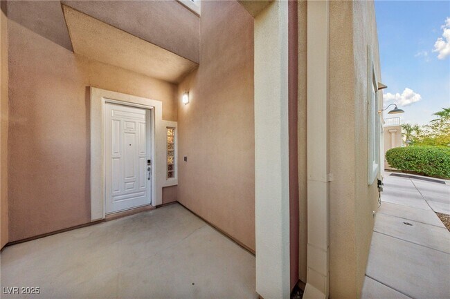 Building Photo - 5691 Deer Creek Falls Ct