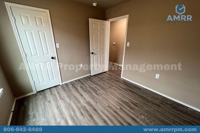 Building Photo - 314 E Ursuline St