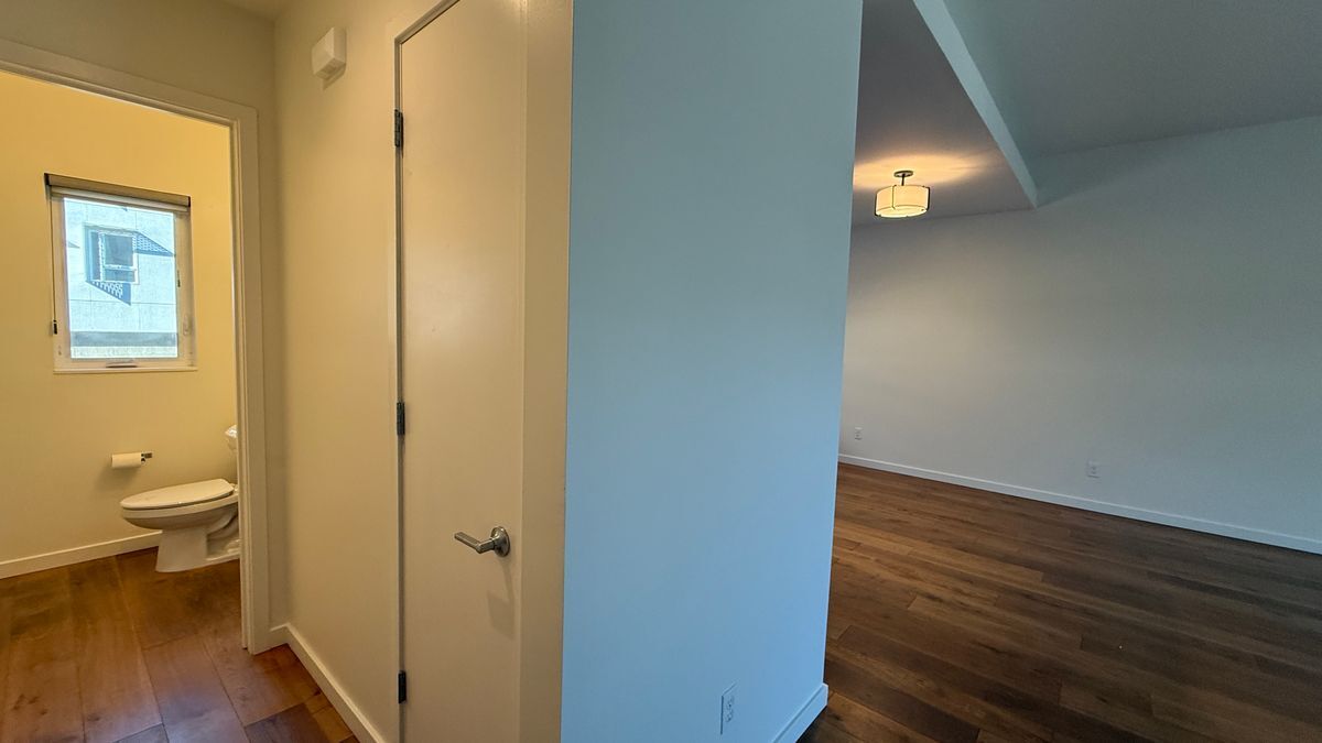 Building Photo - 488 Garden St