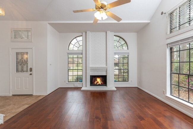 Building Photo - 3223 Golden Willow Dr