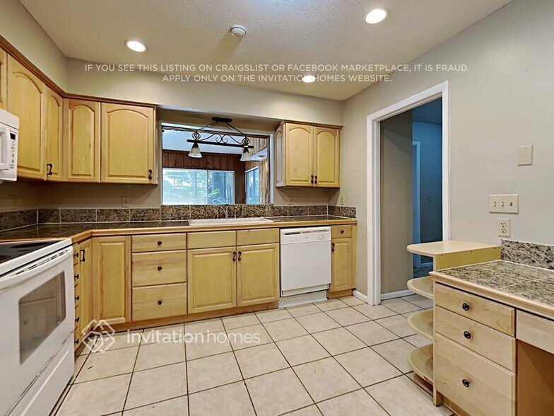 Building Photo - 111 Fox Valley Ct