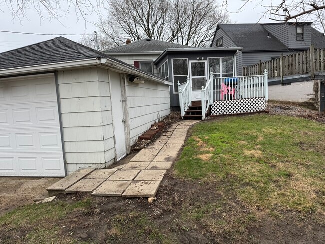 Building Photo - 1402 Lee Ave