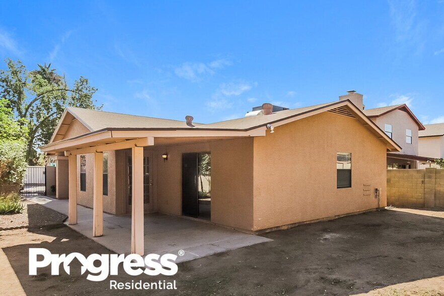 Building Photo - 3814 W Marconi Ave