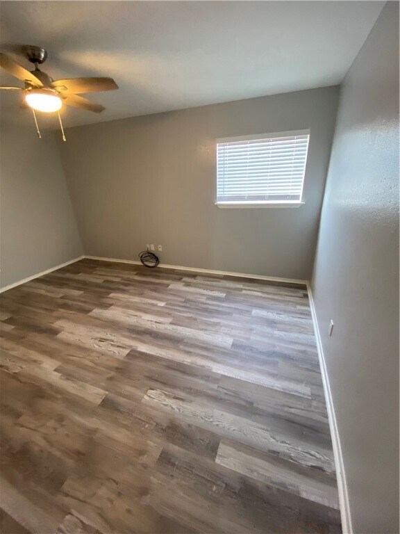 Building Photo - 313 Easy St