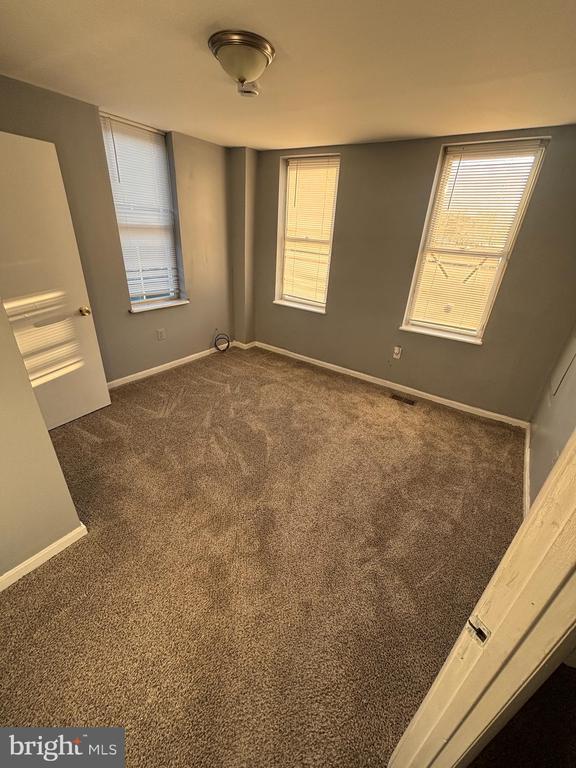 Building Photo - 1501 N Payson St