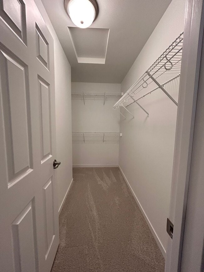 Building Photo - 3 Bed 3 Bath TownHome