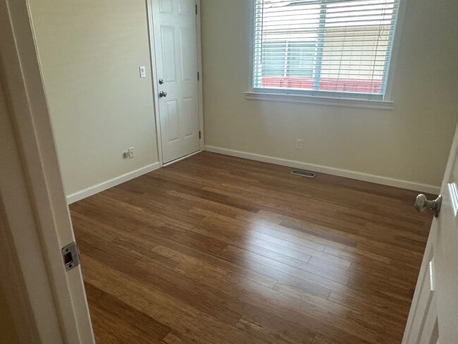 Building Photo - Beautiful Single Story Warms Springs Home