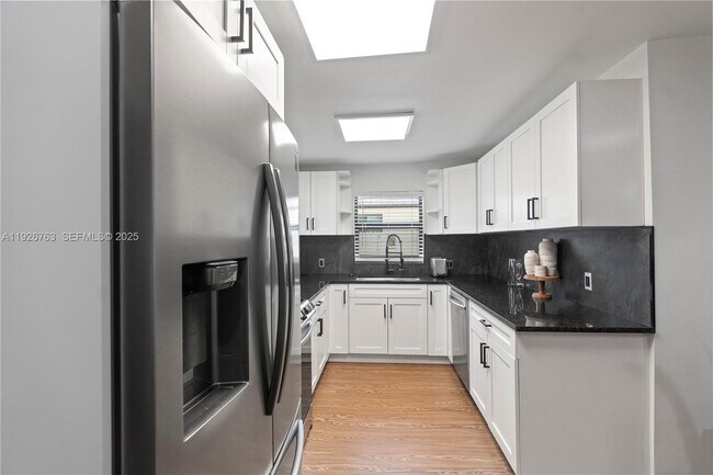 Building Photo - 601 SW 1st St