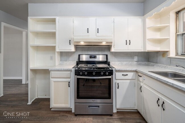 Building Photo - 3749 N 10th St