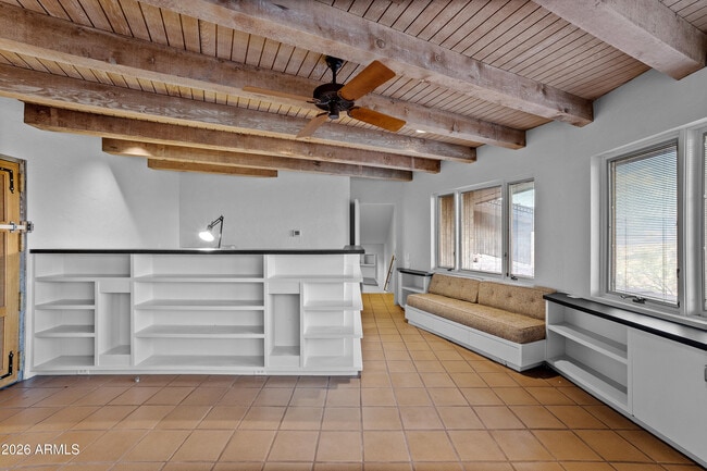 Building Photo - 6700 E Hawksnest Rd