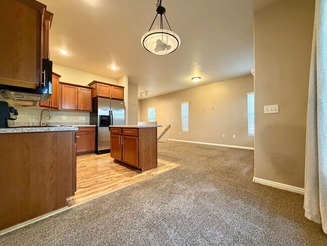 Building Photo - 14791 S Chandlerpoint Way
