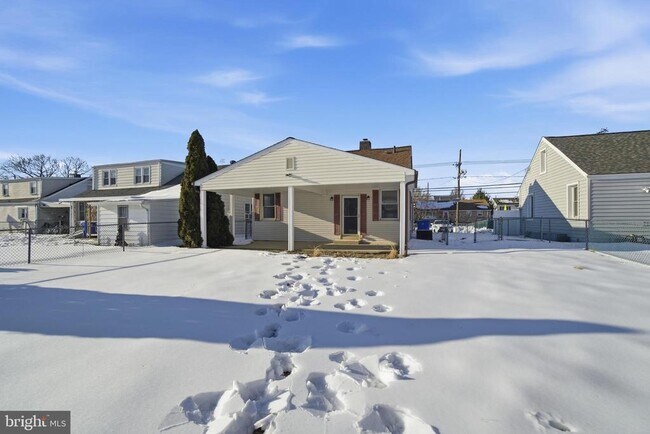 Building Photo - 806 Bordentown Rd