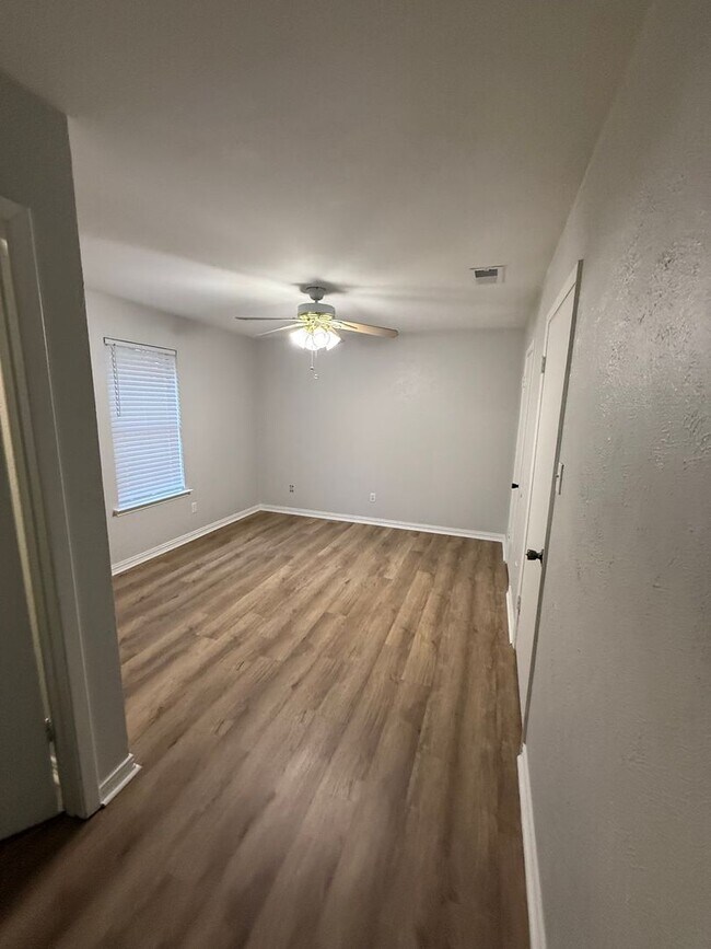 Building Photo - Beautiful 3 Bedroom home in Springhill ISD