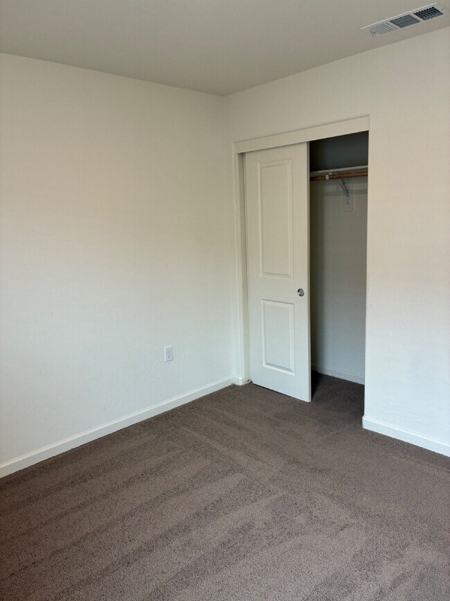 Building Photo - Modern Convenience and Luxury!! Move In Ready with Full Appliance Package!