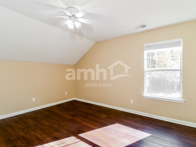 Building Photo - 194 Stoney Xing